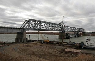 Восстановление моста в Черлакском районе