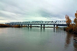 Железнодорожный мост через реку Обь
