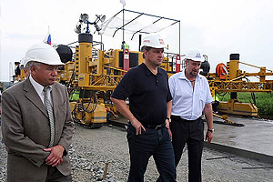 Закончено бетонирование участка дороги «пос. Новый – Де-Фриз – бухта Патрокл»