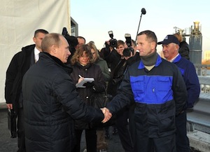 Владимир Путин ознакомился с ходом строительства моста через реки Старая и Новая Преголя в Калининграде