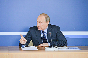 Президент России Владимир Путин проинспектировал остров Русский