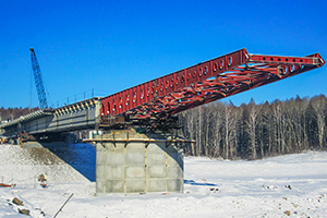 Надвижка пролетного строения моста через Селемджу