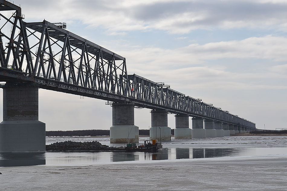 Первый международный железнодорожный мост Россия-Китай соединён!