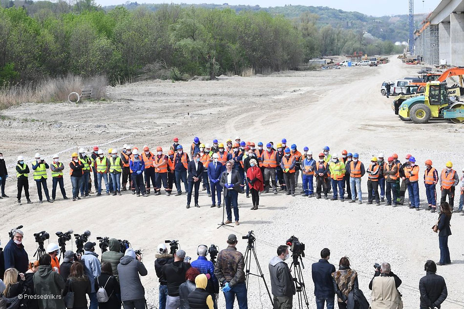 Президент Сербии посетил участок железной дороги Стара Пазова – Нови Сад, который строит ГК СК Мост