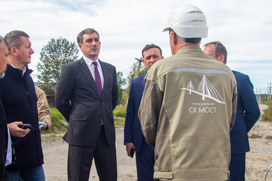Губернатор Амурской области посетил реконструируемый путепровод в г. Свободном