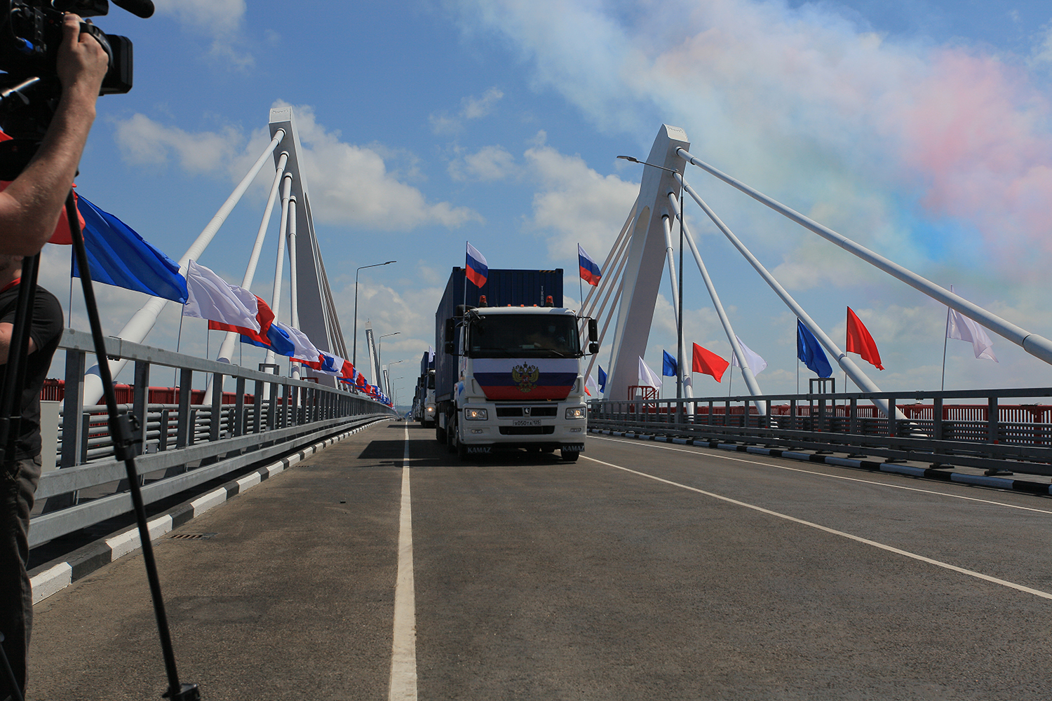 Открыто движение по первому автодорожному трансграничному мосту между Россией и Китаем Благовещенск – Хэйхэ