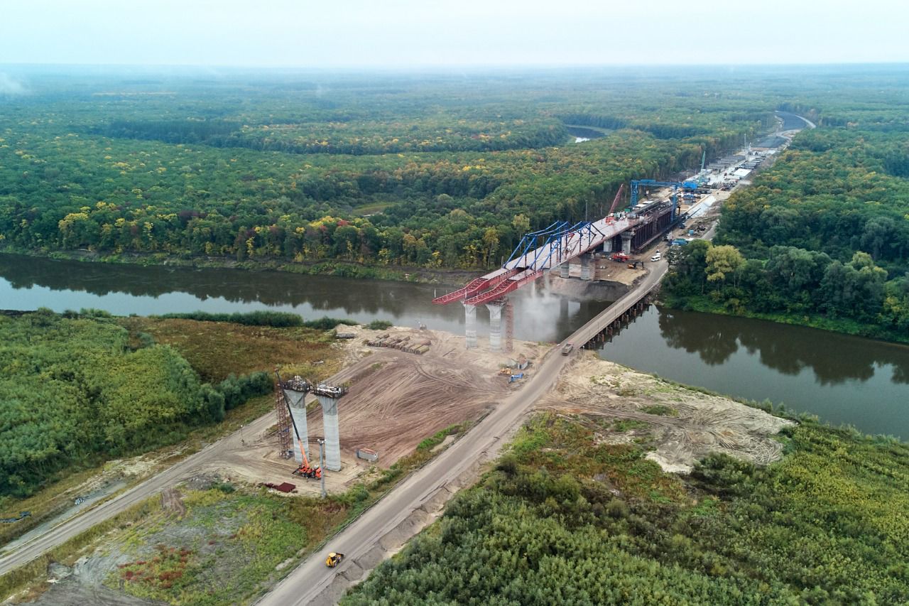 Завершена надвижка пролетного строения моста через русло реки Суры на трассе М-12